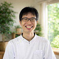 うめまつ整骨院の院長